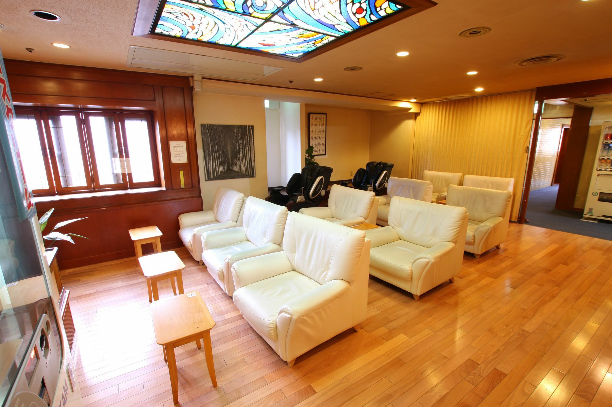 Capsule - Caters To Men Hotel