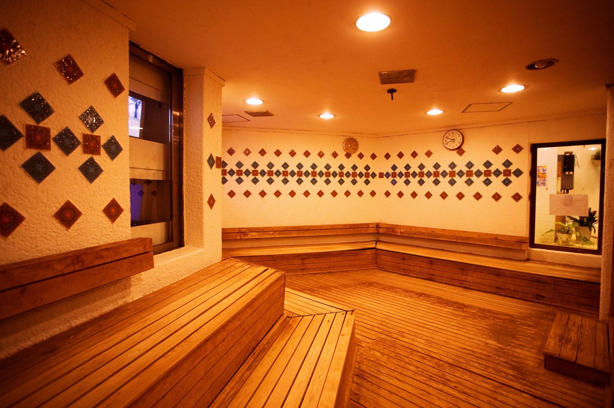 Hotel Capsule - Caters To Men 2*