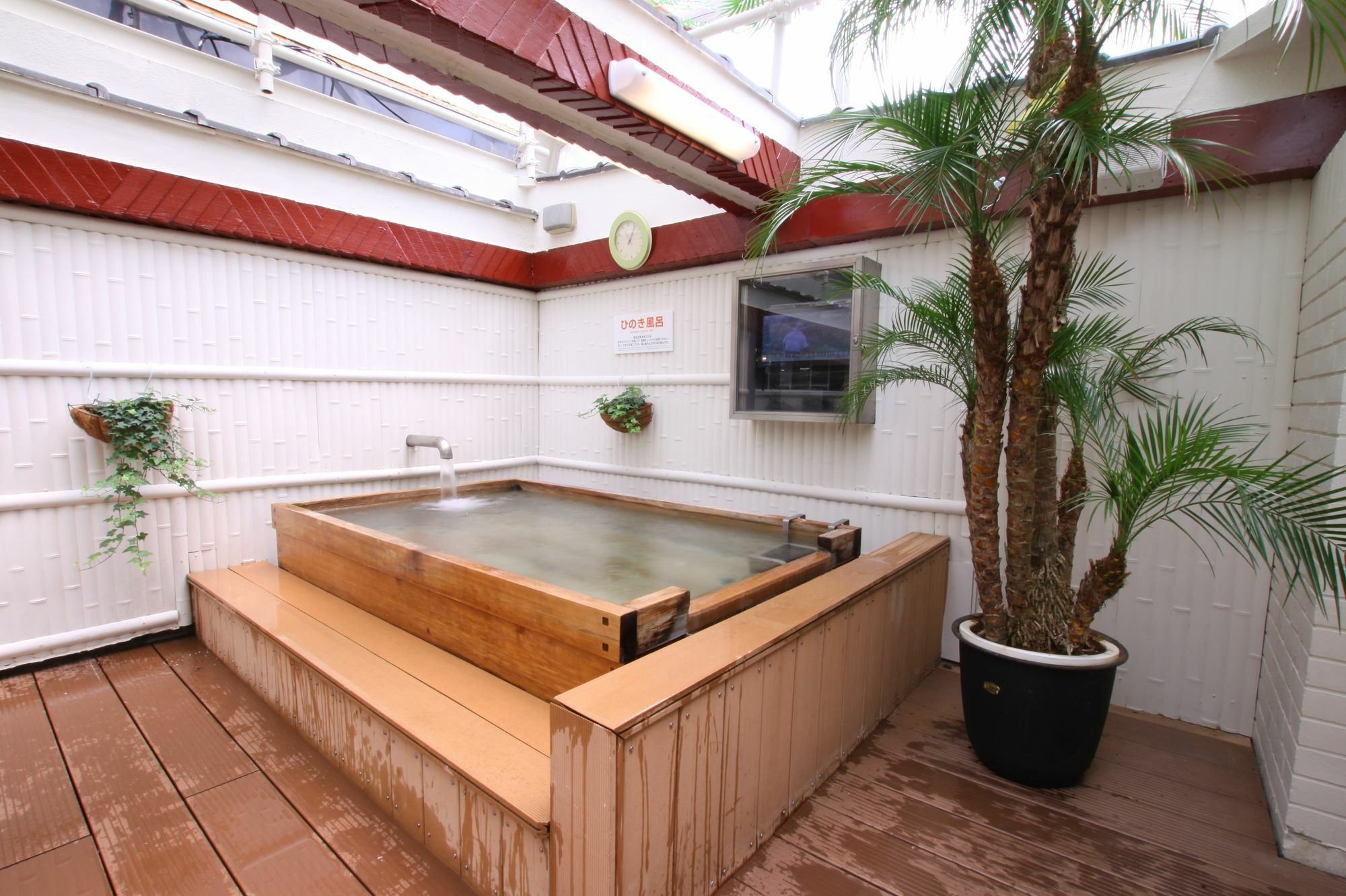 Capsule - Caters To Men Hotel 2*