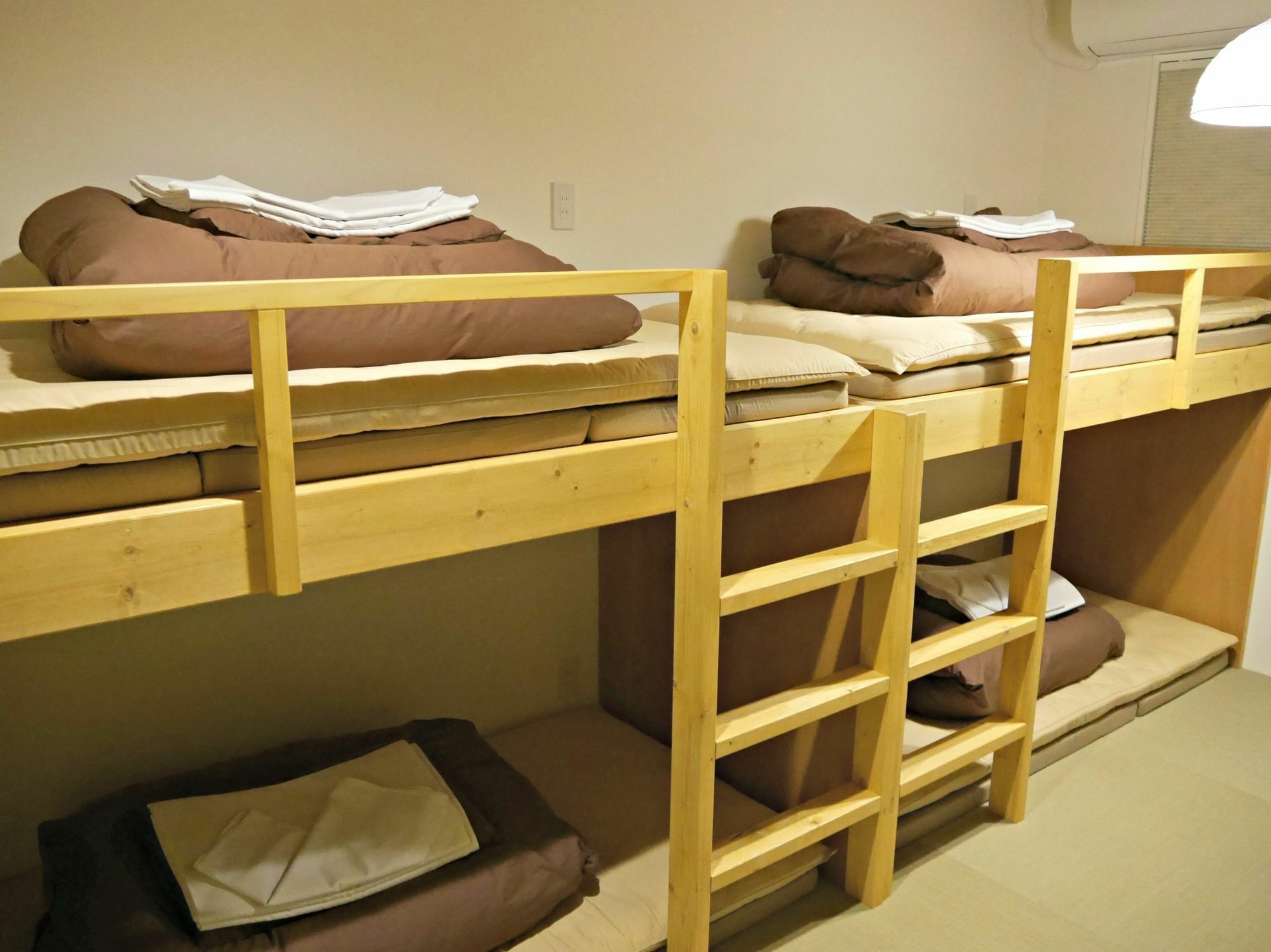 Guest house J-hoppers Universal *