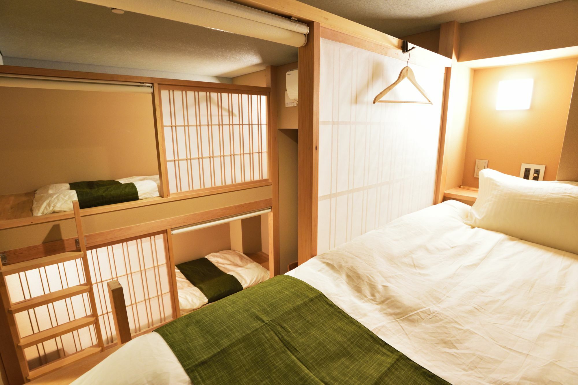 Hanare Hotel 3*