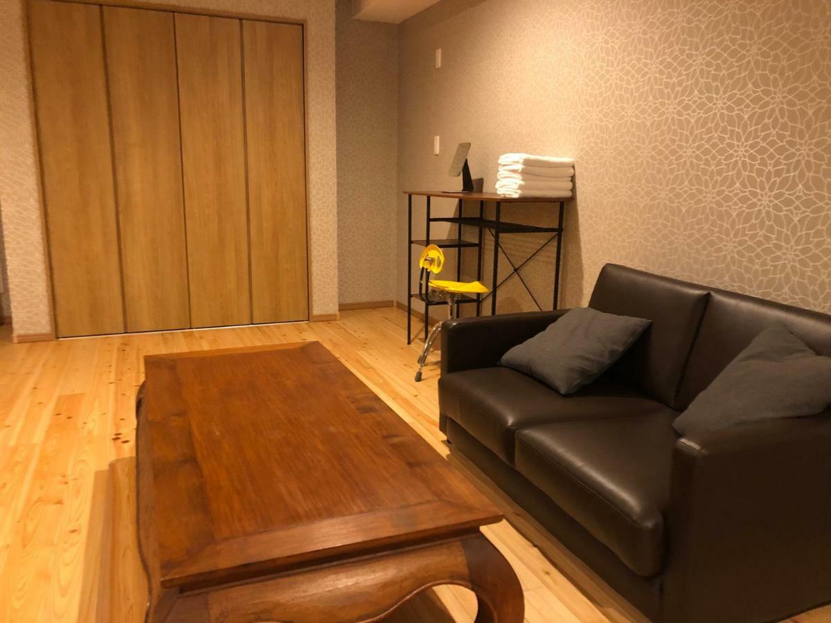 Shimanouchi Luxury Apartment *