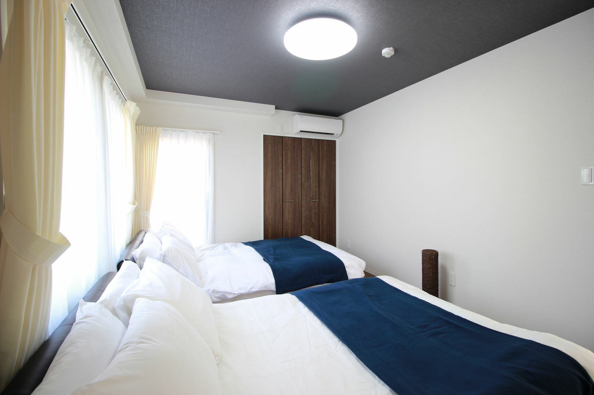 Atrium Apartment *