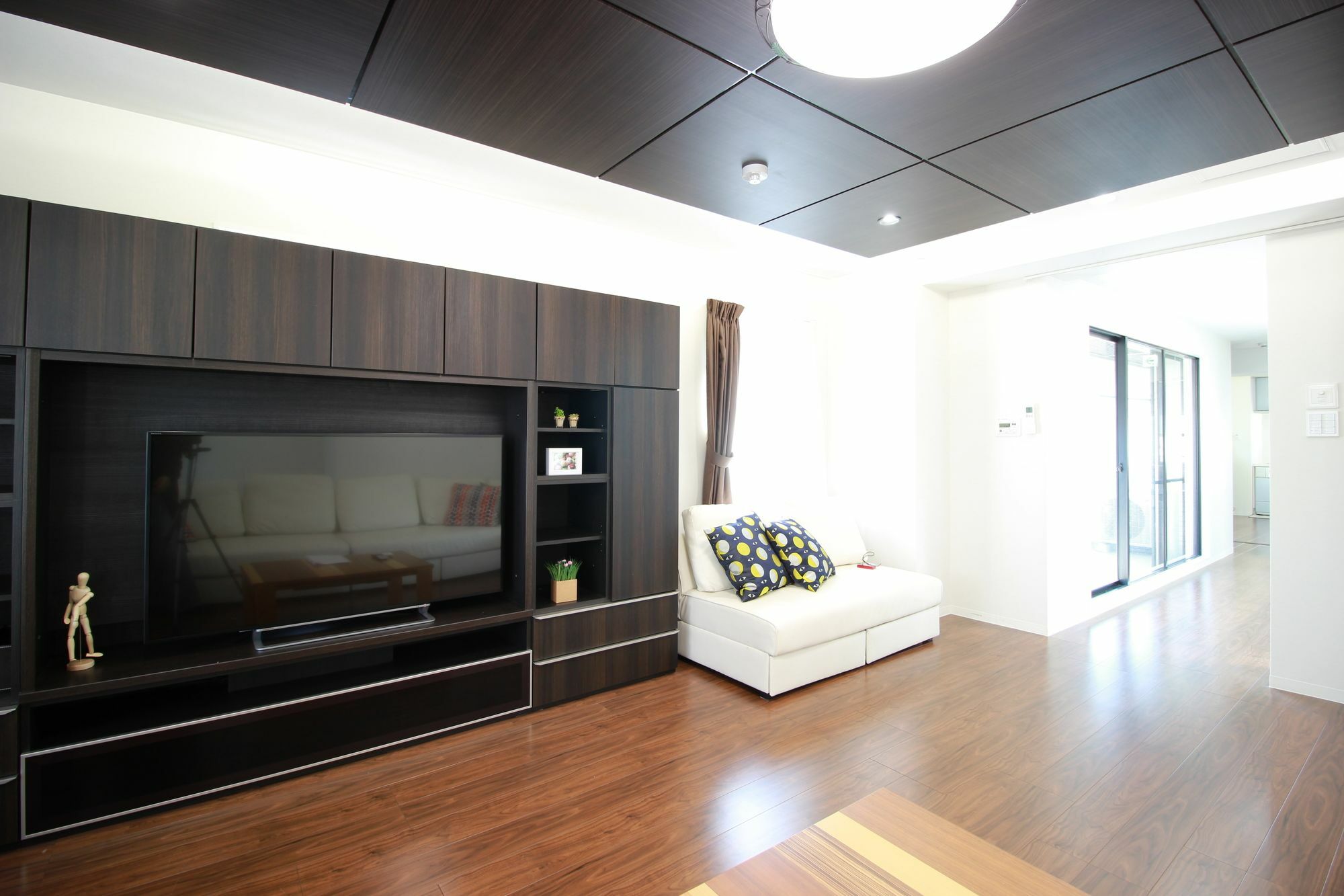 Atrium Apartment *