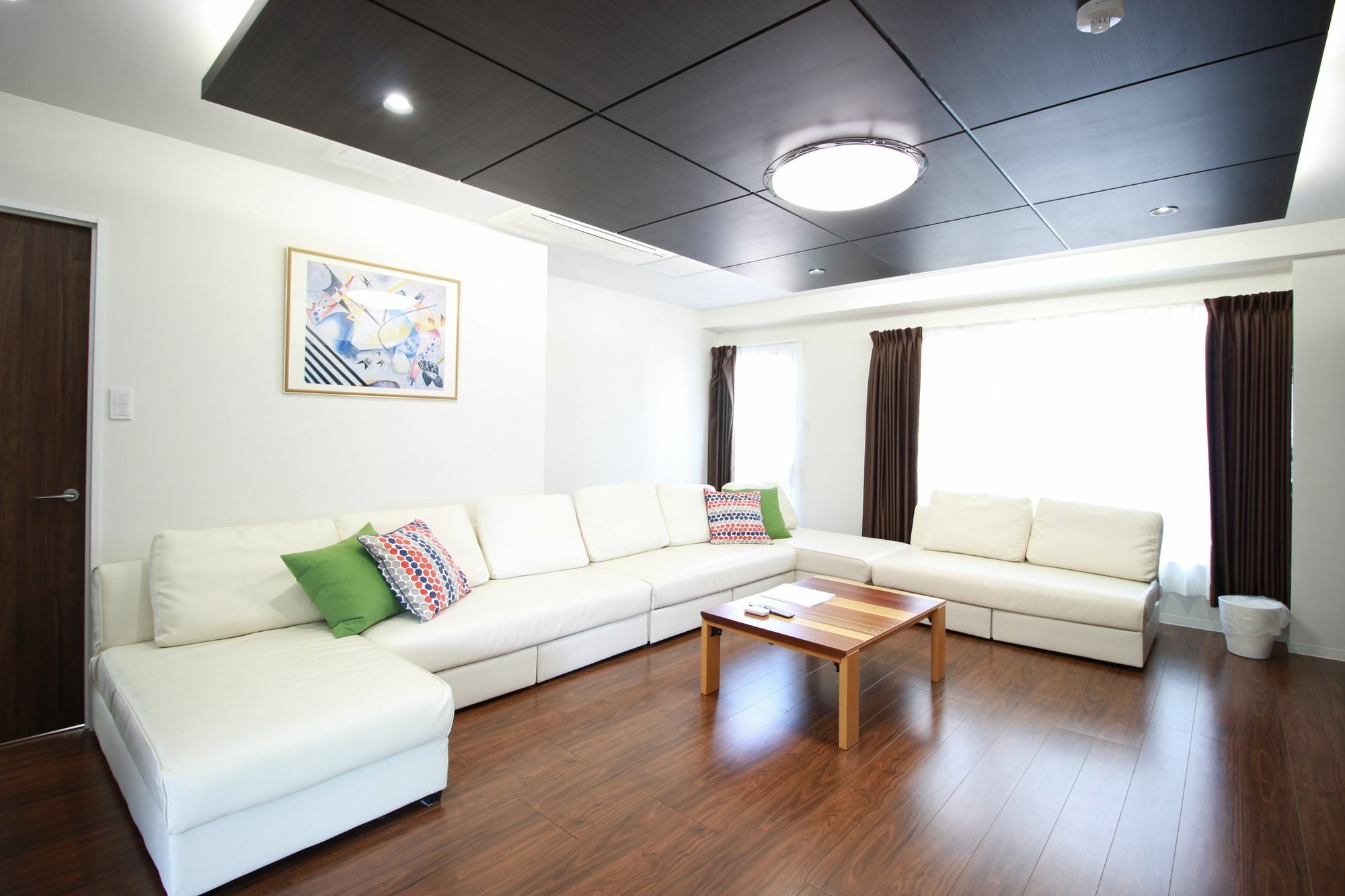 Atrium Apartment Osaka