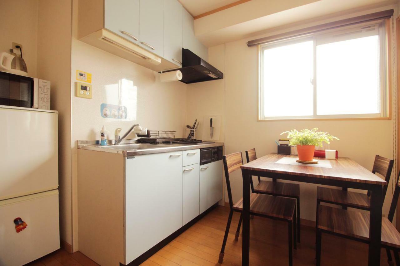 Mell-theatr Karahori Apartment Osaka