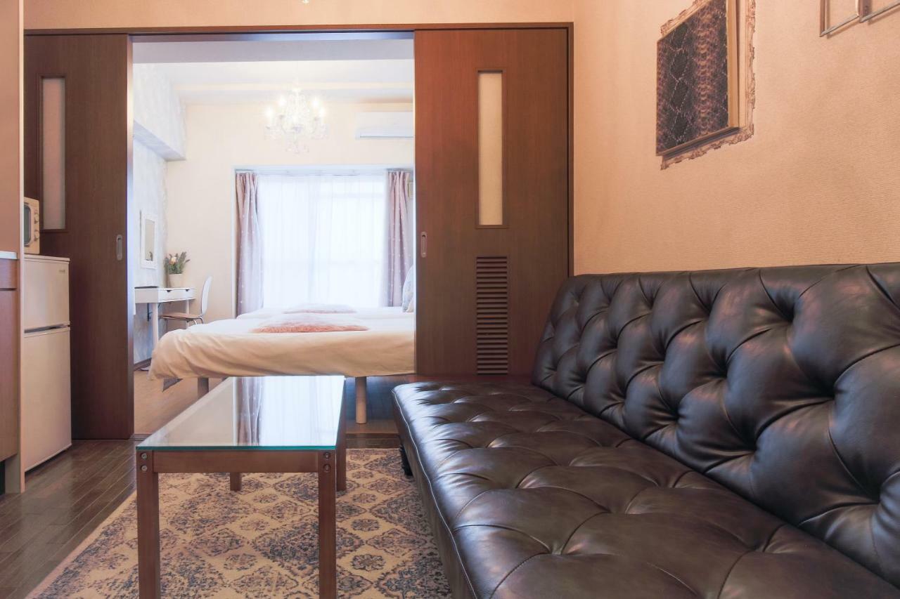 Apartment Grand Court Namba 601