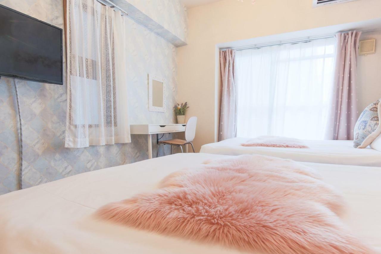 Apartment Grand Court Namba 601