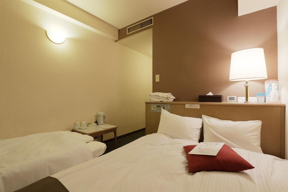 Shinsaibashi Lions Rock Hotel