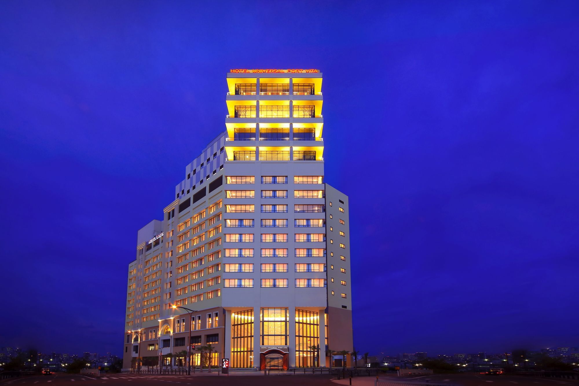 Universal Port Hotel 4*