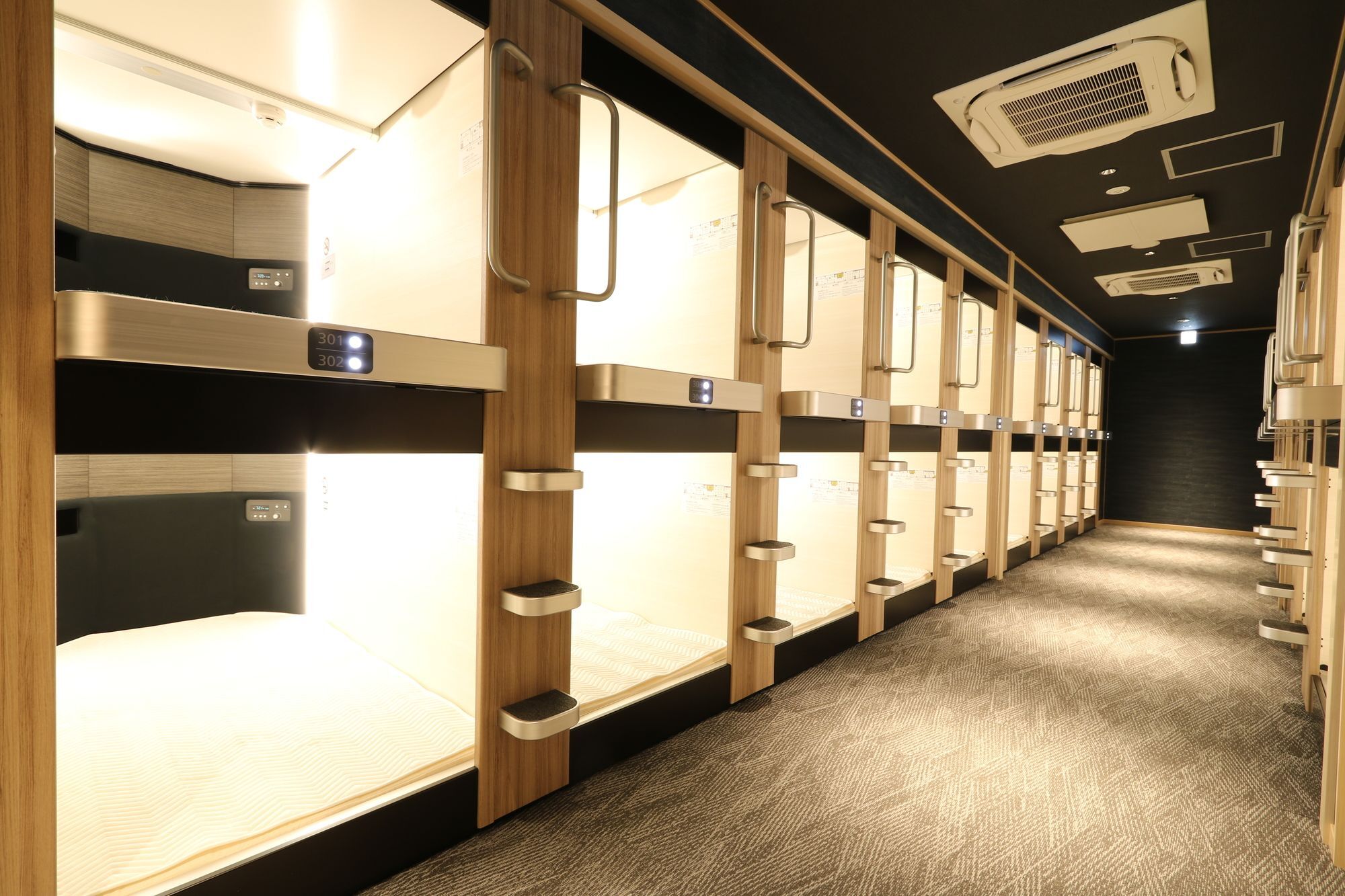 & Capsule J-ship Namba Hotel cápsula 3*