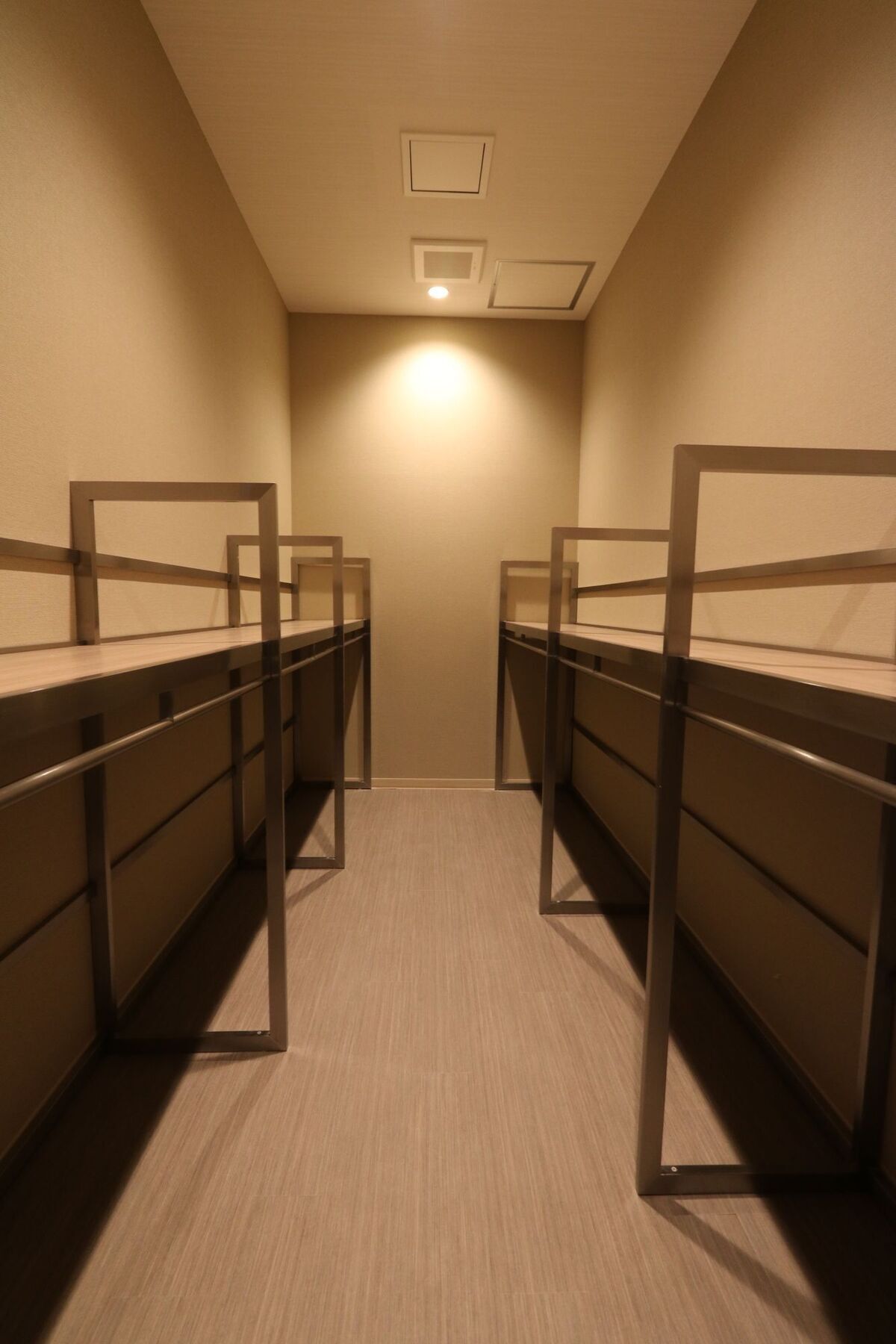 & Capsule J-ship Namba Hotel cápsula