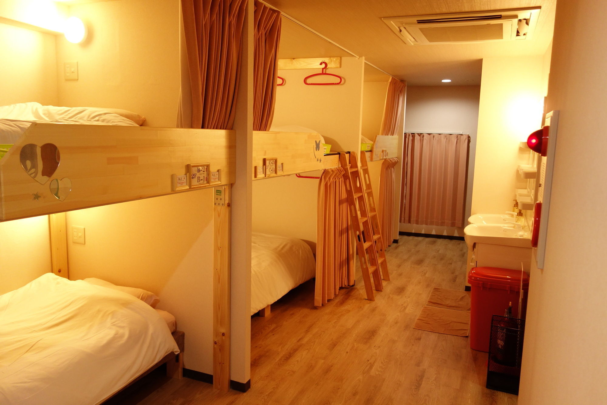Hotel Kens House *
