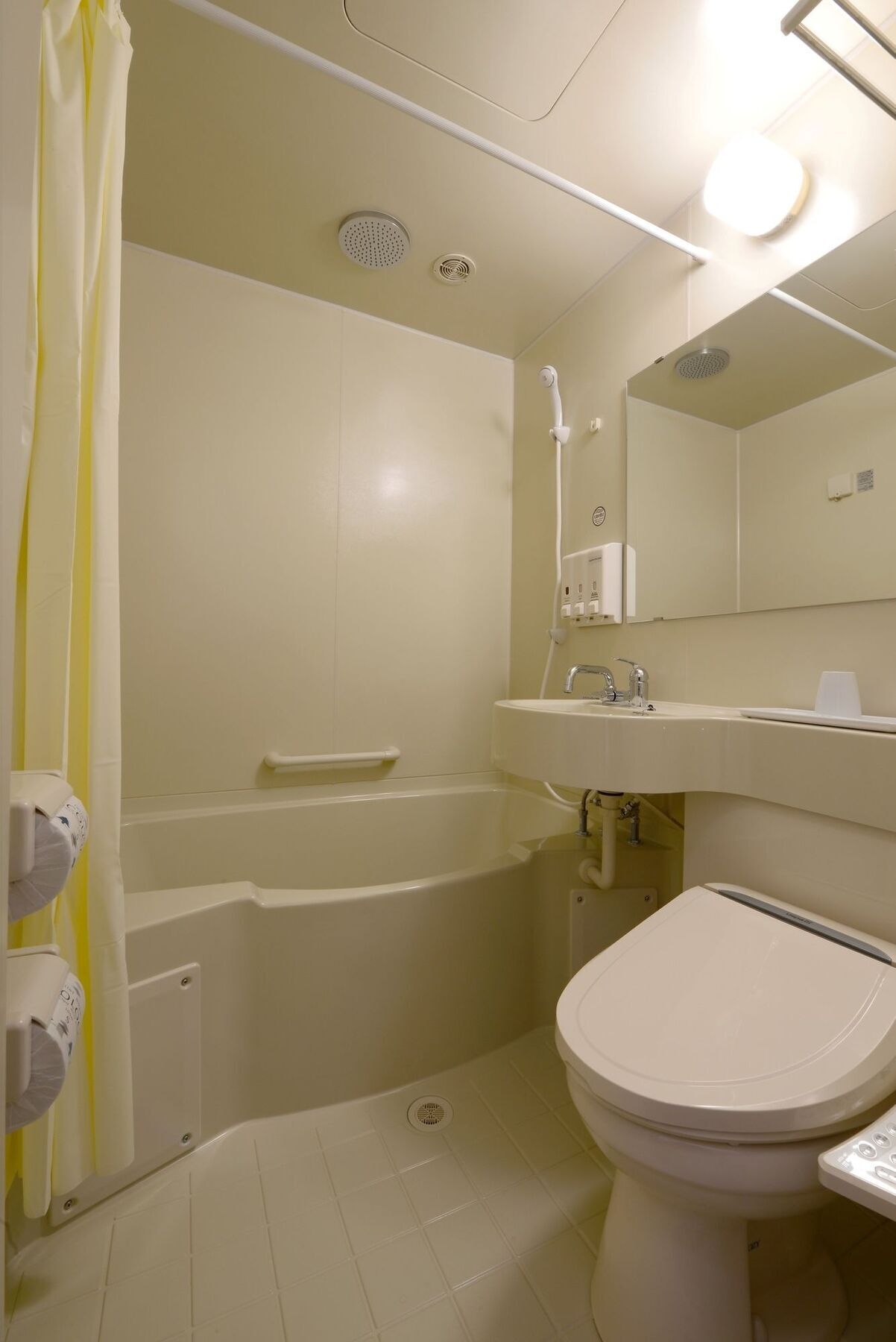 Hotel Toyoko Shin-osaka Chuo-guchi Honkan 3*