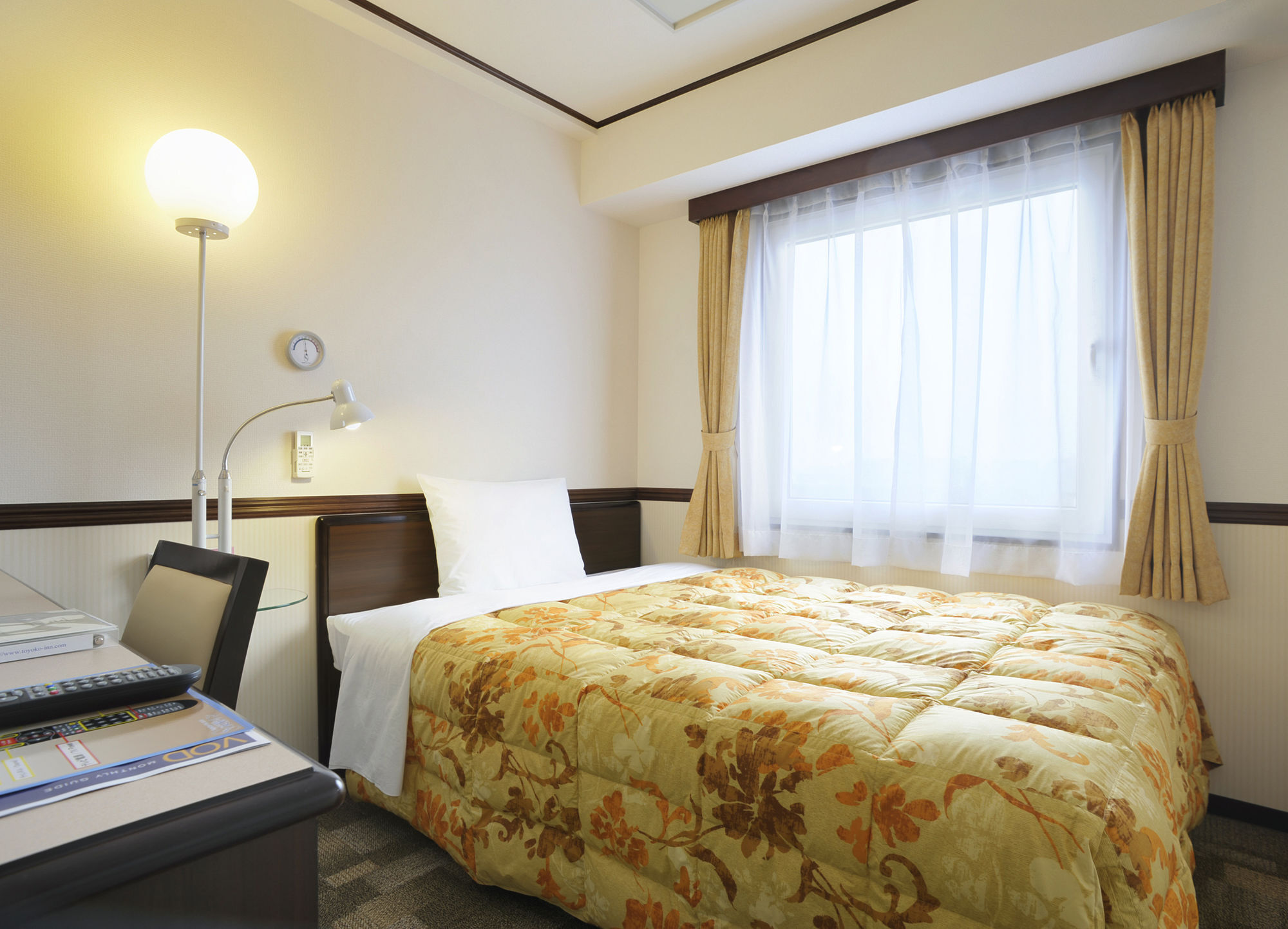 Toyoko Shin-osaka Chuo-guchi Honkan Hotel 3*