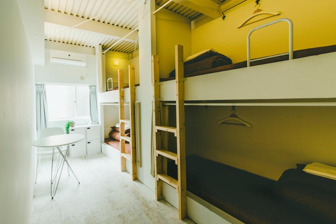Hippo And Cafe Bar Guest house Osaka