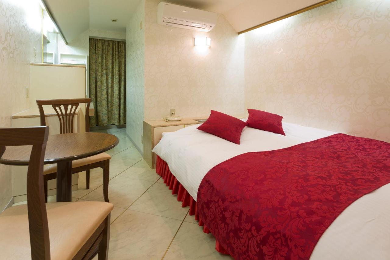 Route One Love hotel *