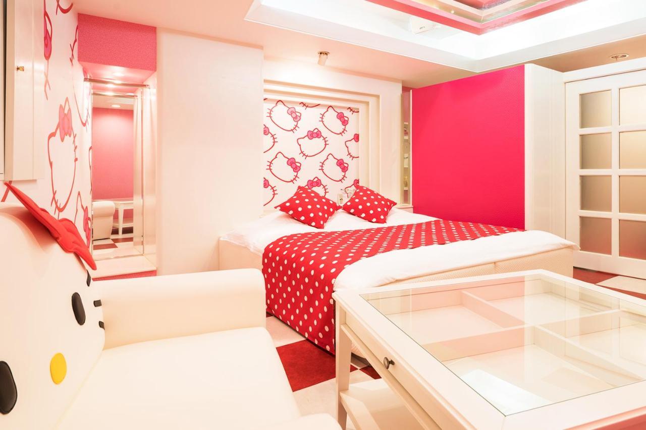 Hotel do amor Route One