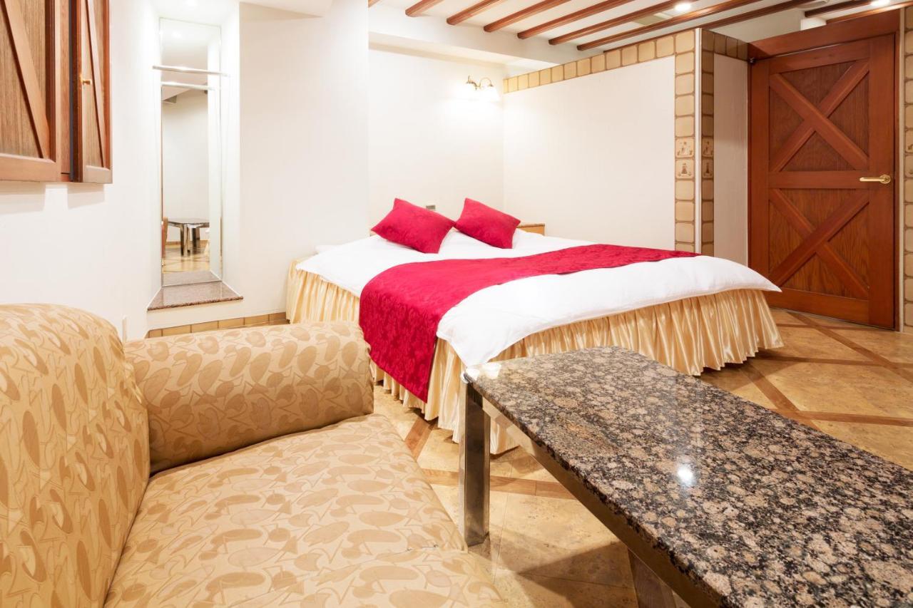 Hotel do amor Route One