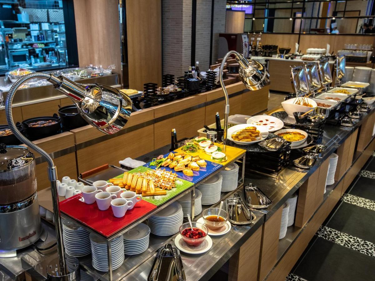 Apa & Midosuji Hommachi Eki Tower 3* Osaka