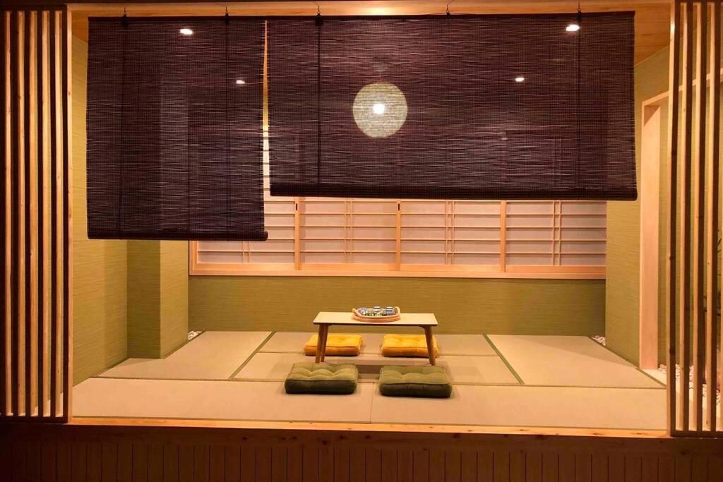 Apartment Everyday House 2f 難波南海電車步行2分鐘、榻榻米与洋室的两房一厅 Osaka