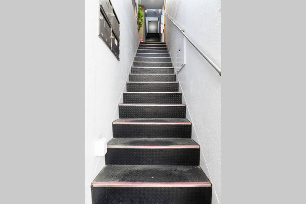 Apartment 大阪中心商圈道頓堀内，步行行至心斋桥难波5分钟/日本桥 3分钟，绝美艺术主题公寓悠悠美宿 - 梦游娃娃