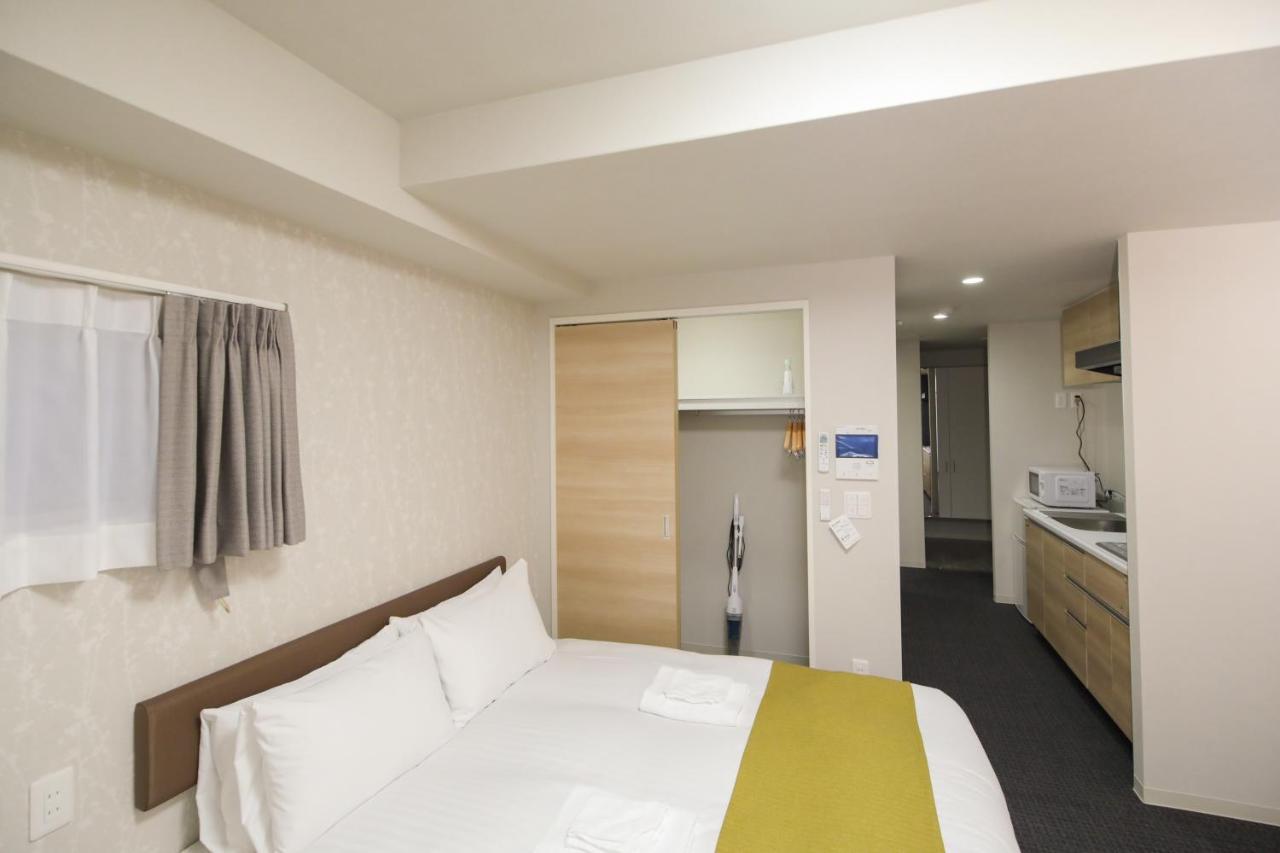 Takuto Hommachi West Apartment Osaka