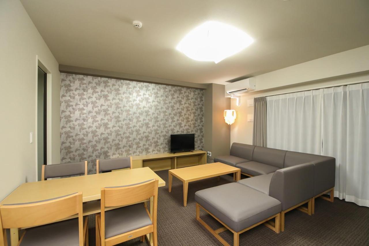 Takuto Hommachi West Apartment Osaka