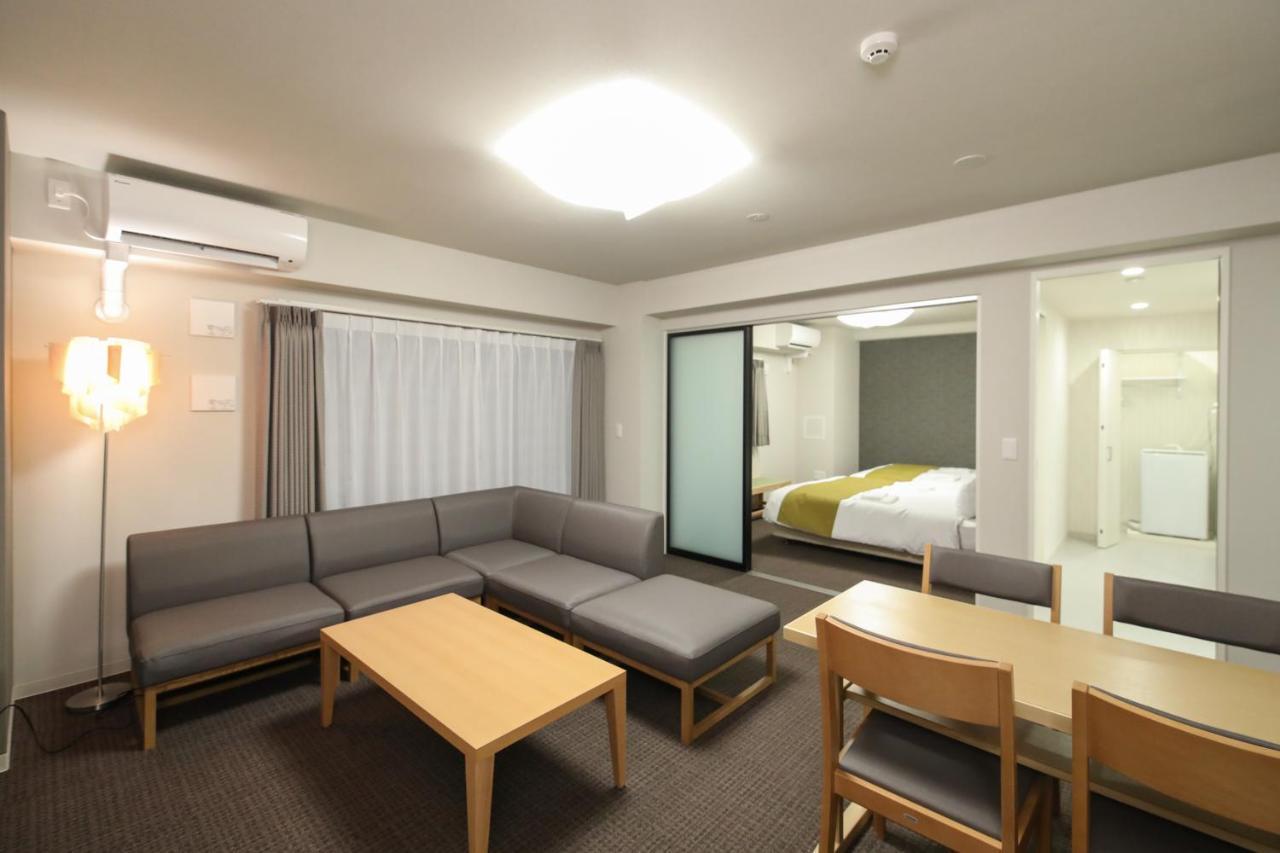 Takuto Hommachi West Apartment Osaka