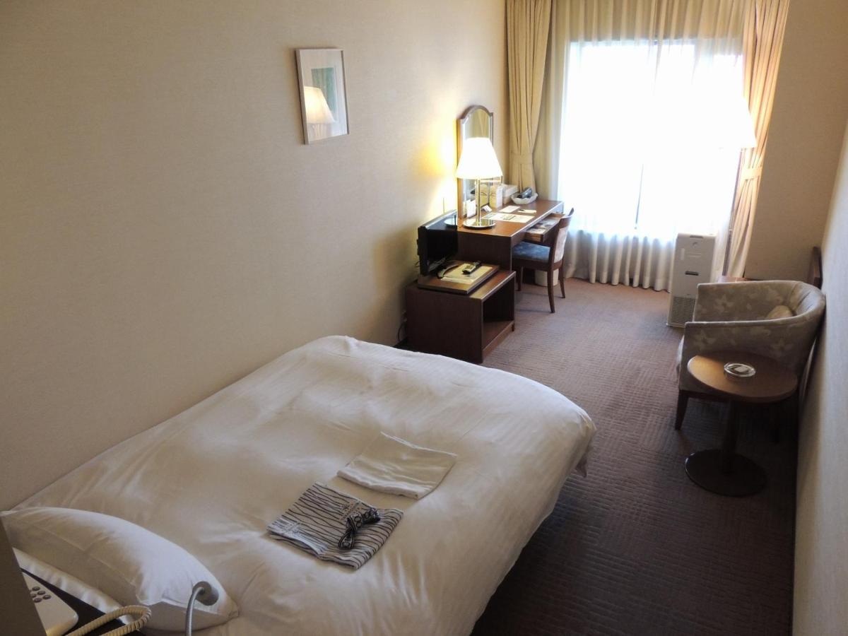 Nakanoshima Plaza 3*