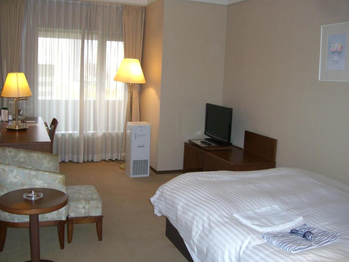 Nakanoshima Plaza 3*