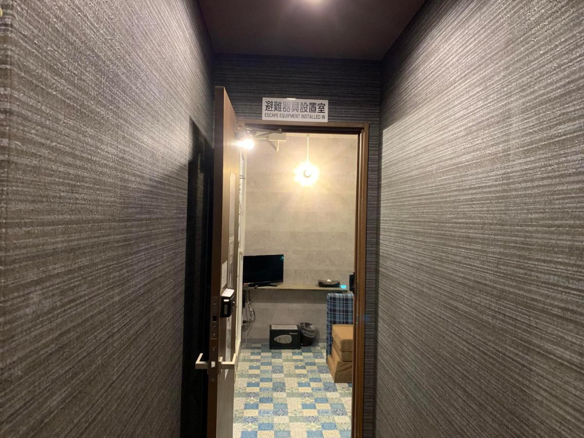 E-hostel Shinsaibashi Hostel