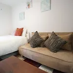 Apartment House Kamon Heights 206