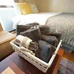Apartment House Floor Assemble 402