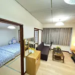 大阪市中心，难波车站5分钟，步行心斋桥道顿堀，独立公寓设备齐全
