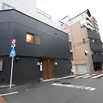 最大9名で泊まれる貸別荘日本橋駅徒歩5分黒門市場に隣接し道頓堀難波心斎橋徒歩圏内