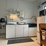 15 To Umeda, Kyobashi. Queen Bed. Pets Allowed
