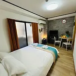 303黒門市場すぐ30秒!道頓堀まで徒歩8分!でんでんタウン徒歩3分!通天閣徒歩9分!観光に最高!
