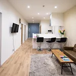 Oasis Naniwa