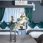 Ｍｅｌｌ－Ｔｈｅａｔｅｒ Ｒｅｓｏｒｔ