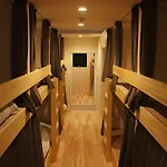 Hostel Hyaku