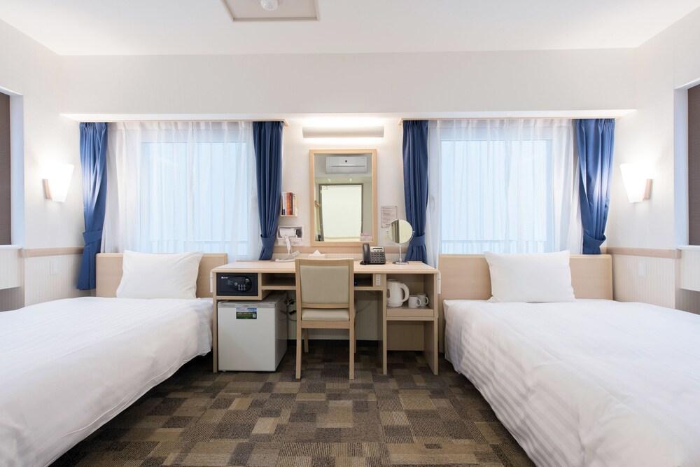 Hotel Toyoko Kyobashi Sakuranomiya 3*