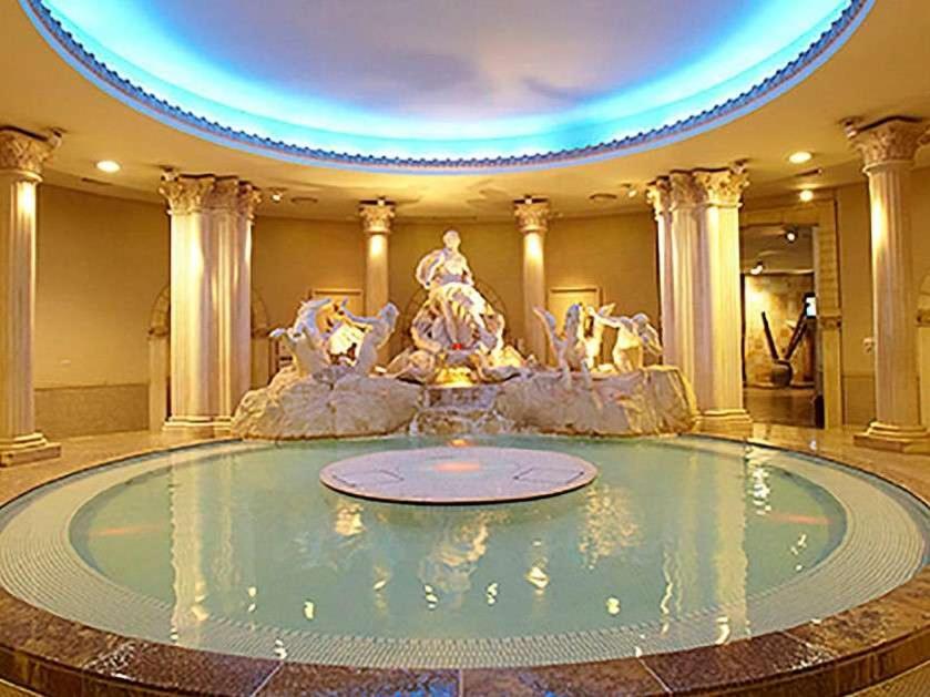 Hillarys Shinsaibashi 3* Osaka