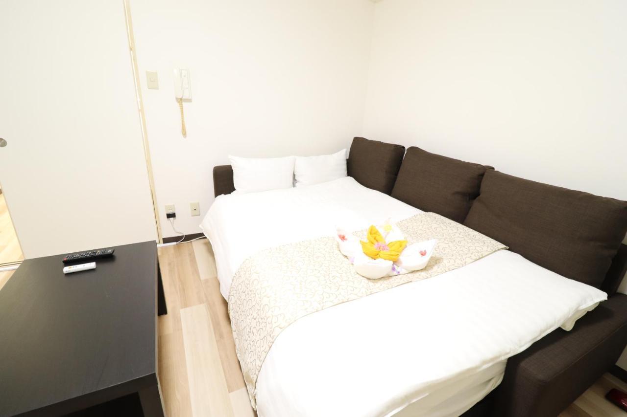 Court Saiwaicho Apartment