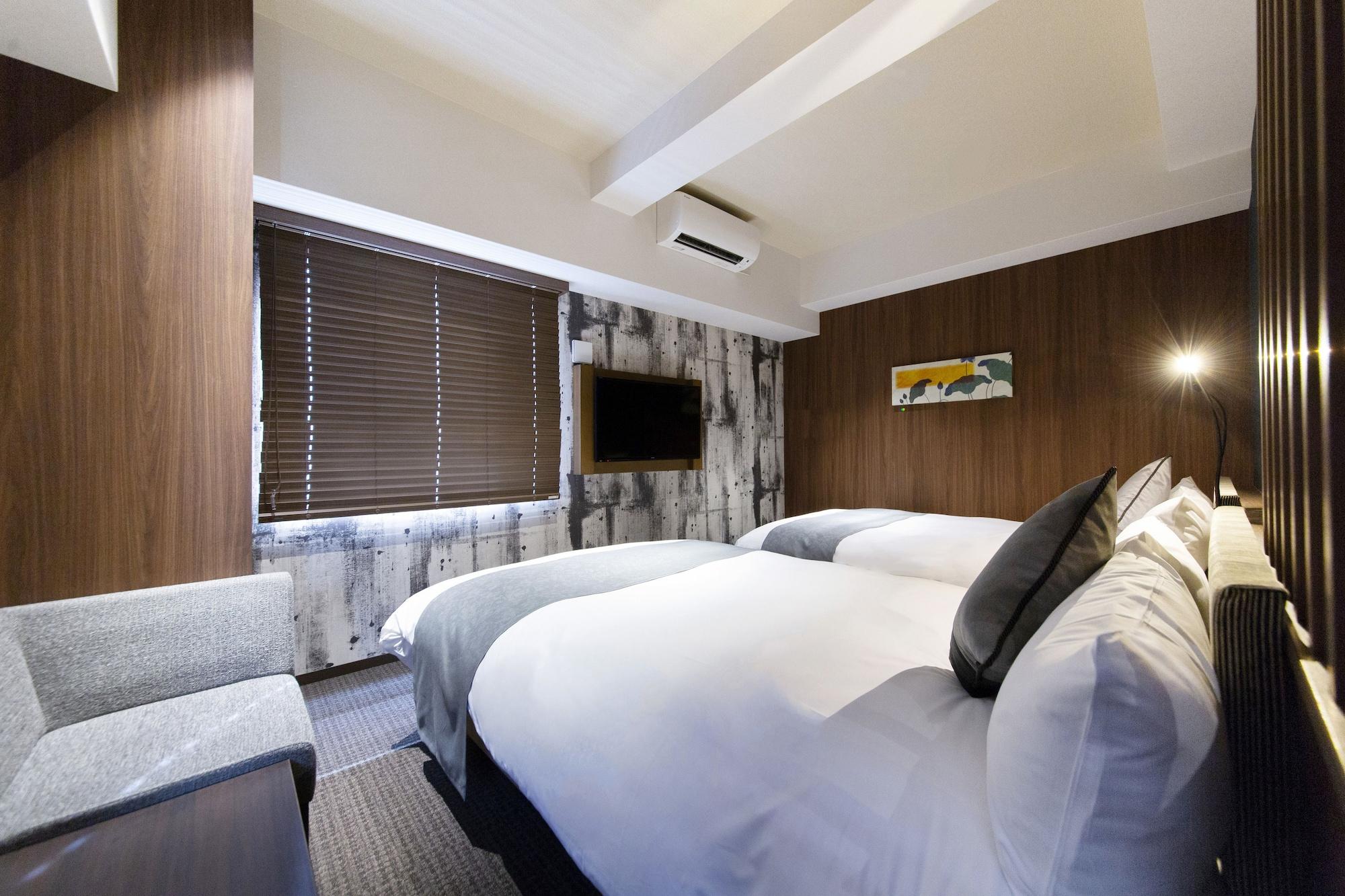 Hillarys Shinsaibashi Hotel 3*