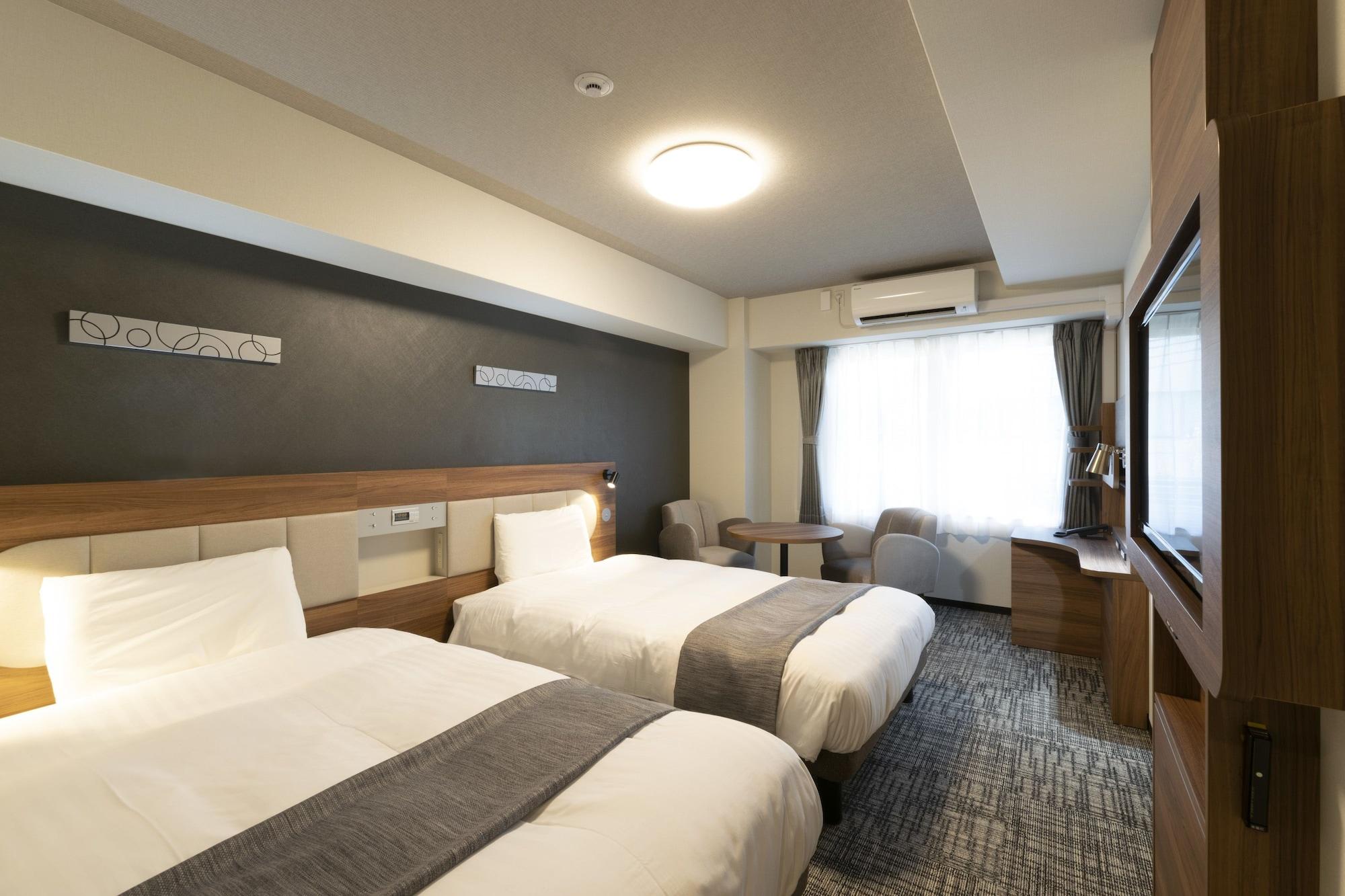 Comfort Shin-osaka Hotel 3*