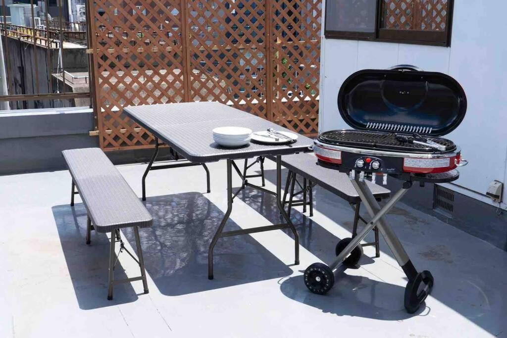 Sanacion Namba: Spacious 5ldk With Bbq-ready Balcony Apartment
