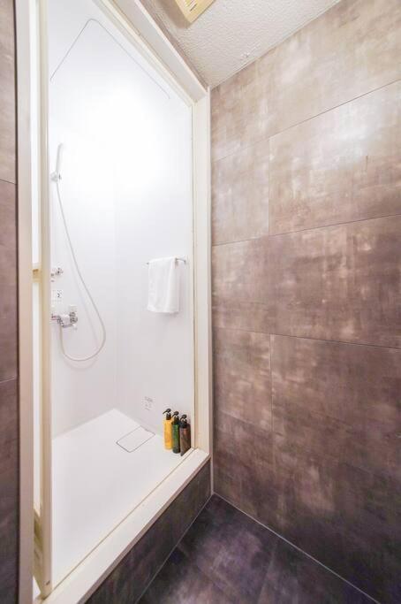 Sanacion Namba: Spacious 5ldk With Bbq-ready Balcony Apartment *