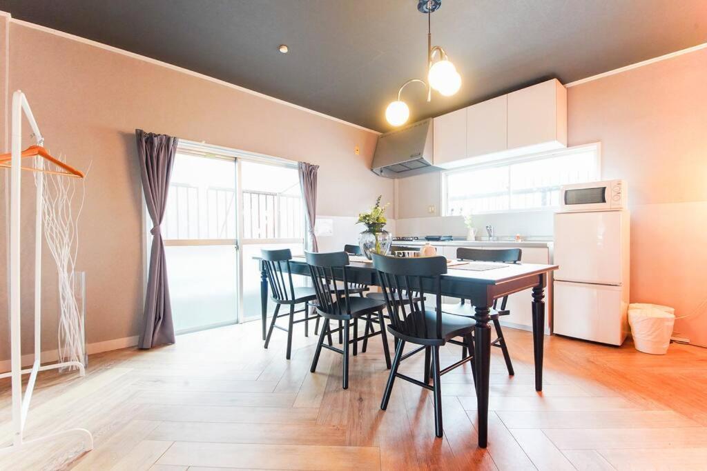 Sanacion Namba: Spacious 5ldk With Bbq-ready Balcony * Osaka
