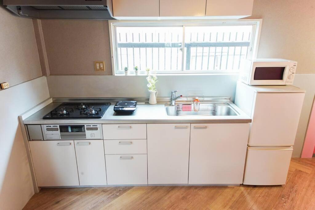 Sanacion Namba: Spacious 5ldk With Bbq-ready Balcony Apartment *